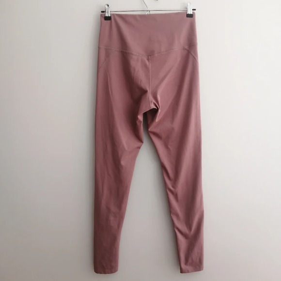 Girlfriend Collective Compressive High-Rise Leggings 28" in Rosebud Pink Medium - Picture 4 of 16